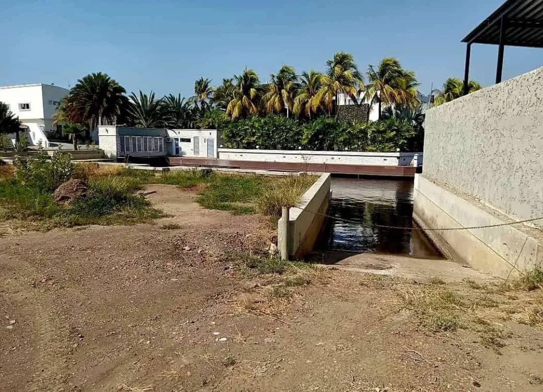 Parcela de Esquina en Venta en Las Villas